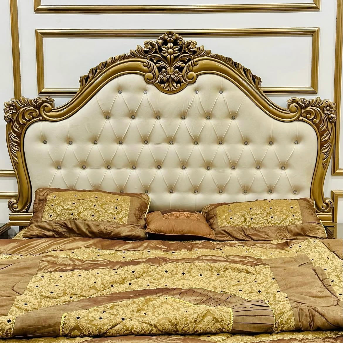 Classic Vintage Bedroom Set