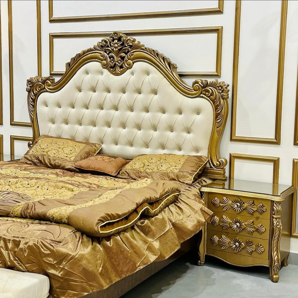 Classic Vintage Bedroom Set