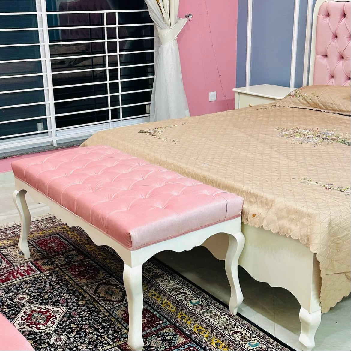 Crowning Glory Bedroom Set