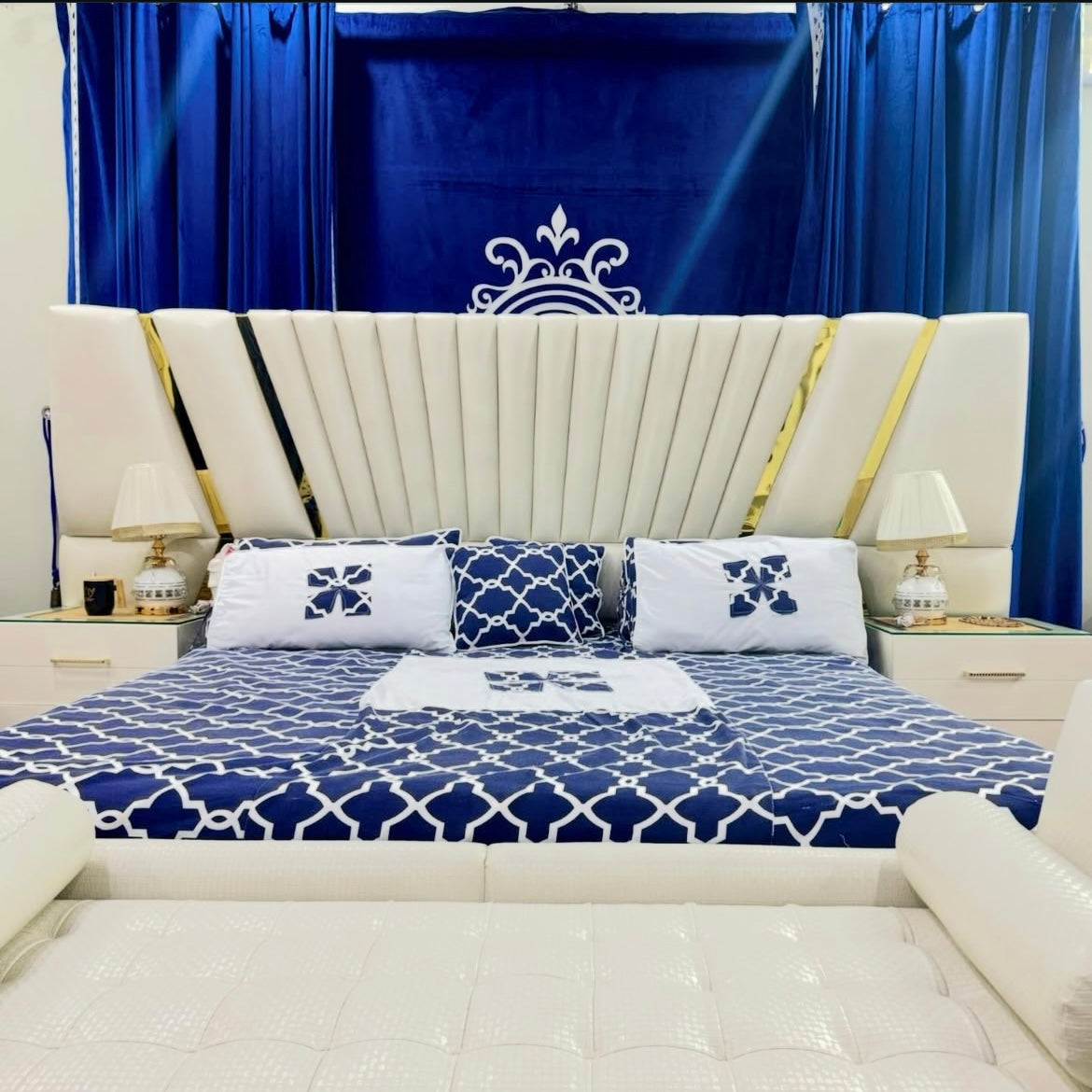 Textured Leather Vouge Bedroom Set
