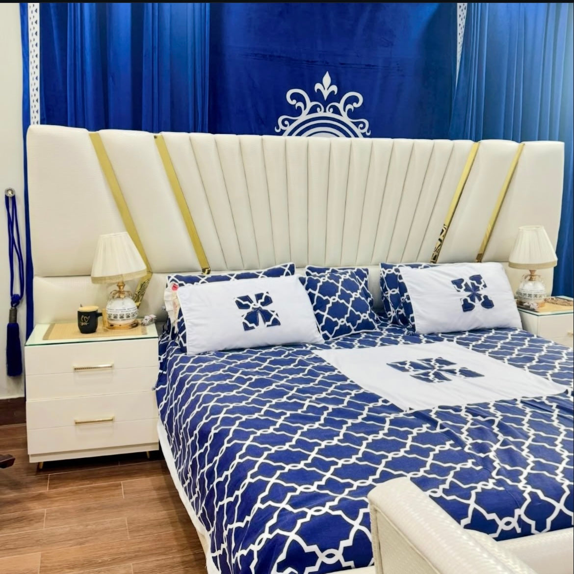 Textured Leather Vouge Bedroom Set