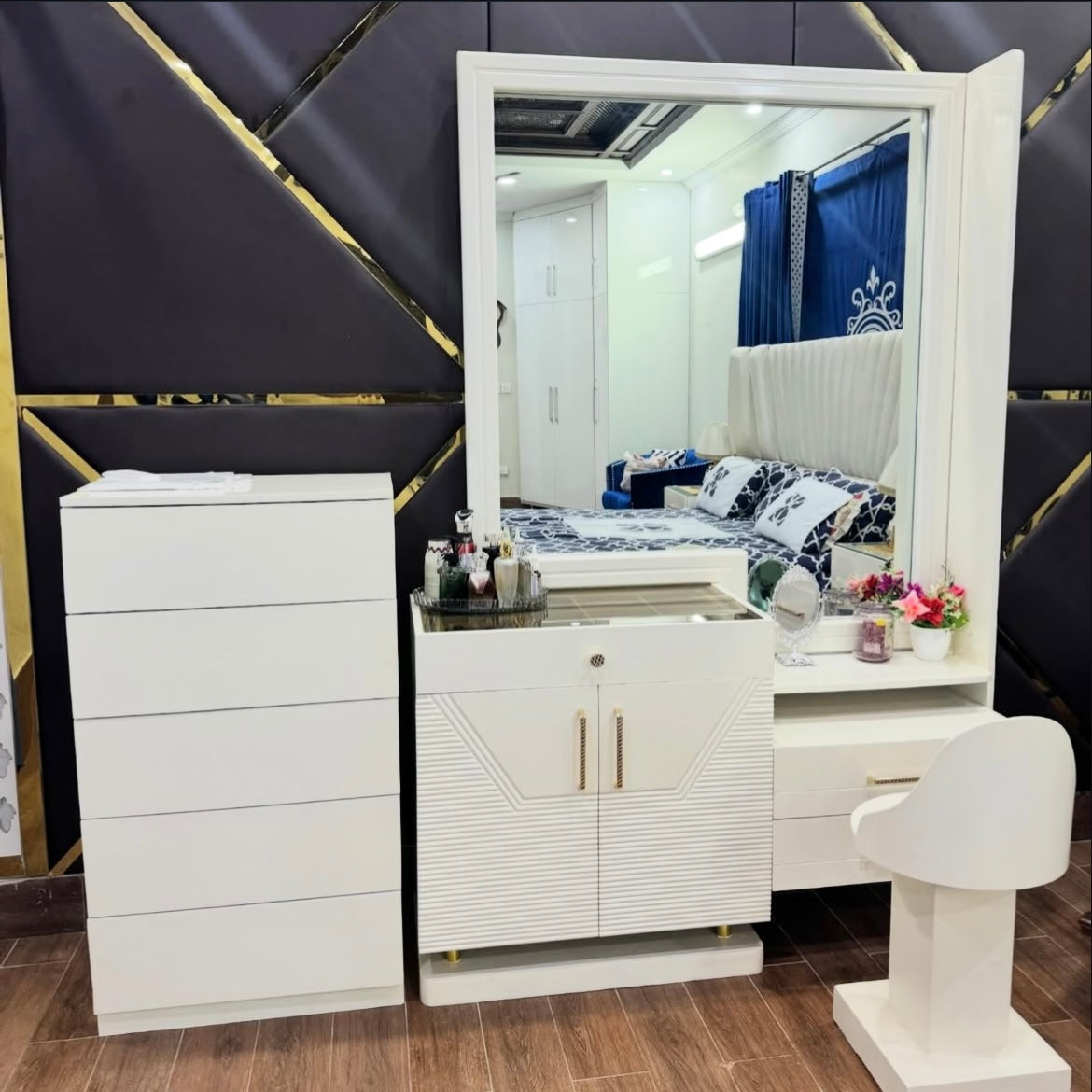 Textured Leather Vouge Bedroom Set